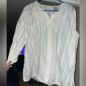 Alfred Dunner- White flowy top!